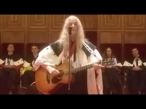 Padova, laurea honoris causa a Patti Smith e lei canta nell'aula di Galileo