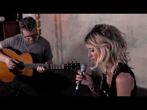 Sarah Lesch & Philipp Wiechert - Ein Junge weint nicht