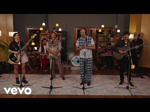 Peque Session: Pequeño Pez y Bersuit. Seré Astronauta. (Live Session)