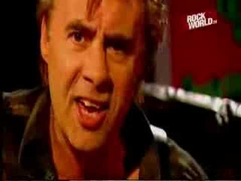 Glen Matlock sings Pretty Vacant