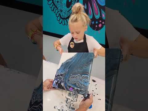 What is Hawaii Fluid Art