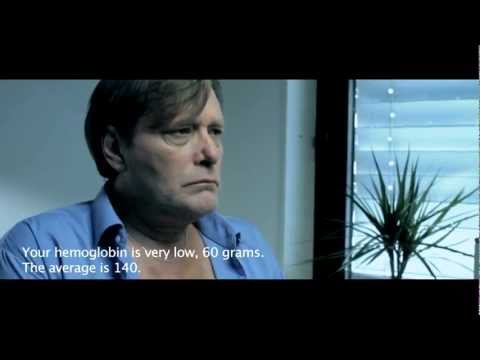 Fredrik Weibull spelar doktor Hans Larsson med Dag Malmberg i filmen Ispärla