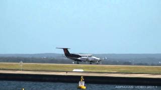 preview picture of video 'Sydney Airport Spotting from Mill Stream Lookout - 19 October 2011'