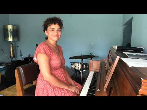 Norah Jones – Love Me – Live at Home