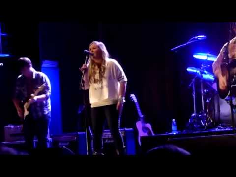 Virginia Runnin' at Georgia Theatre - In The Rain