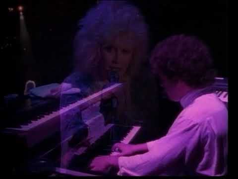 Stevie Nicks -  Beauty and the Beast (Live at Red Rocks)