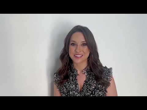Instagram Lacey Chabert