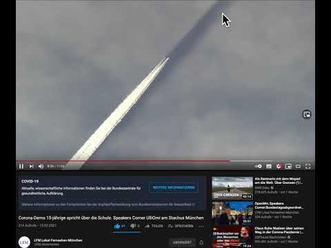 Chemtrail über München? Stachus bei einer Corona-Demo.