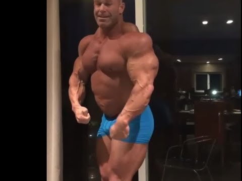 IFBB Pro Jon Andersen Posing