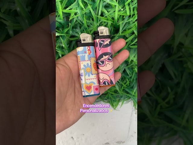 Vídeo relacionado con Artículos publicitarios - Merchandising - 50 Encendedores Personalizados - Regalos de Empresa - Detalles de Boda - Mecheros Personalizados Blancos (Blancos)