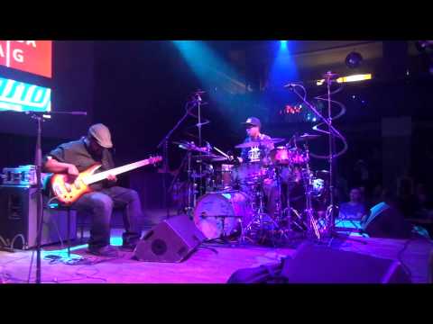 CHRIS DAVE & DRUMHEDZ (HD)