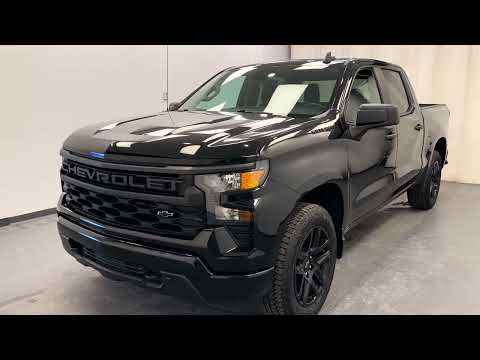 2024 Chevrolet Silverado 1500 Crew Cab Short Box 4-Wheel Drive Custom in Black for sale at Davis GMC Buick Lethbridge in Lethbridge, AB