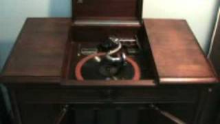 Huggin' and Chalkin' - Victor Victrola Granada VV 4-4