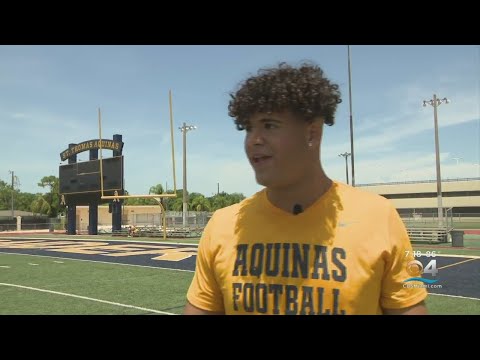 Photo: LSU OL Coach Brad Davis Goes In-Home With No. 1 Rated OT Julian Armella