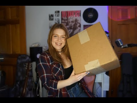 Unboxing Quantum Loop from Ortega Guitars