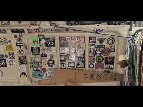 Virus e lo saiz! (il suono di Roma) techno. Ford transit 1990 van.