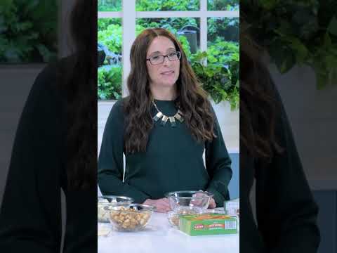 What Do You Top Your Salad With? Try the Power of a Crunch in Your Salad 💪🥗