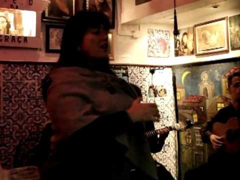 Alice Nunes, "Fado triplicado" - "Vem comigo"