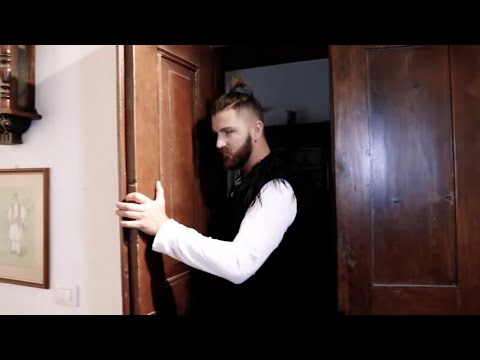 Plas në Vlorë Zenepja rreh Resulin 🤣