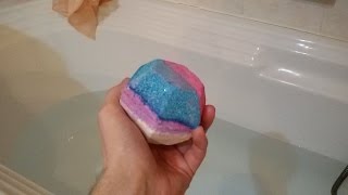 Testing Bath Bomb THE EXPERIMENTER by Lush ♡