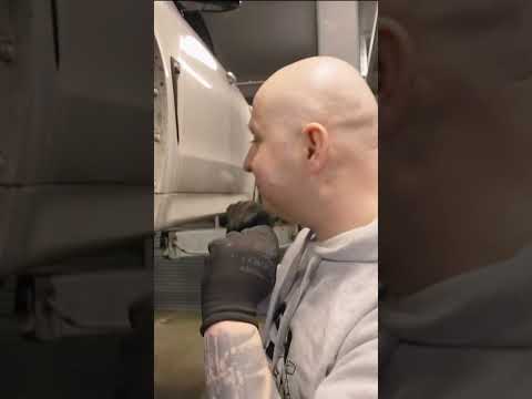 O tę sprawę mechanicy kłócą się od pokoleń! 🥴 | Jeździć, obserwować #shorts