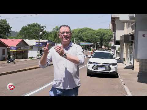 Sinalizações são pintadas e colocadas na Rua Professora Lydia Back.