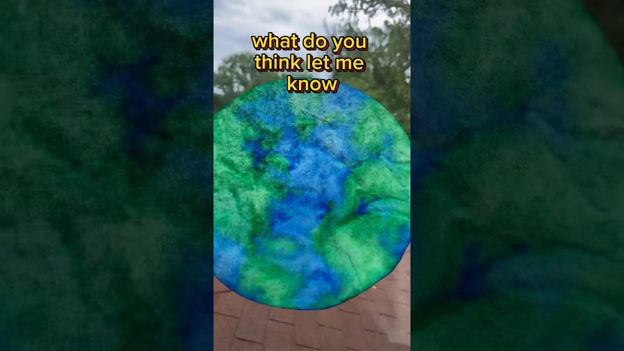 Easy Earth Day Coffee Filter and Washable Marker Suncatcher Kid’s Craft! #kidsactivities #kidsart