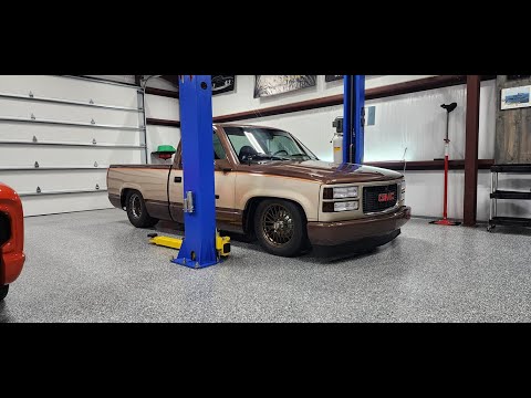 What 2-Post Lift is Best for You? Baseplate and Overhead Options