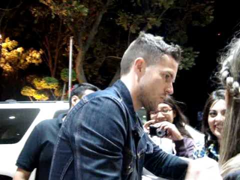 Brandon Flowers En Guadalajara (Firma De Autógrafos) (Abril 2011)