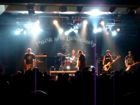 On the job - Hopeless ( Live in Astra, Berlin. Punk & Disorderly festival 2013 )