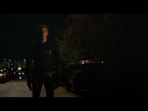 The Flash: S2E23 - Iris Has A Talk With Barry/ Zoom Asks Barry To Race
