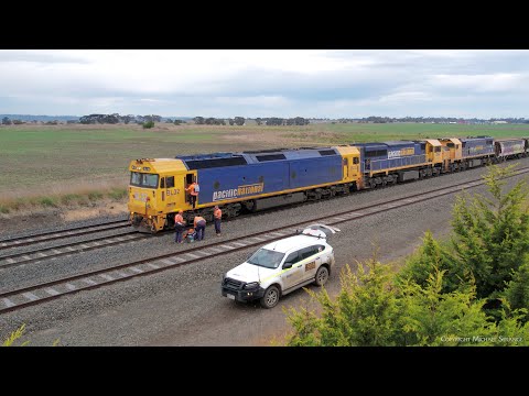 7734V Pacific National Grain Train Crew Change At Gheringhap (29/8/2023) - PoathTV Railways