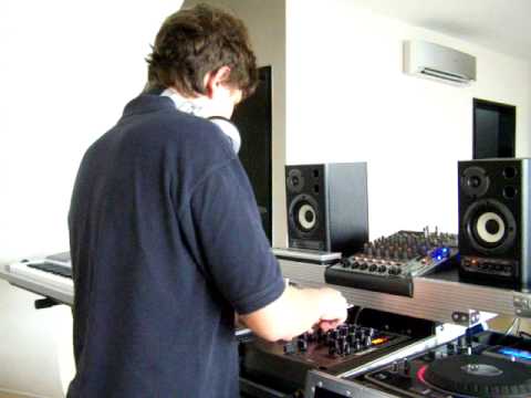 13 Year Old DJ!!! Tenminmix #2 by Dj Xavi Graziano