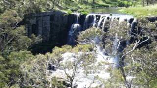 preview picture of video 'Along the Waterfall Way, Ebor Falls'