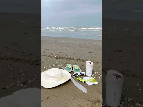 🫧🌊👒🪽🐚✨#sea #beach #waves