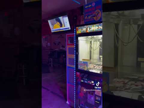 Happy's Pub Video Review
