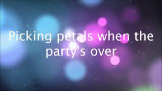 Tori Kelly // Hollow (Lyric Video)