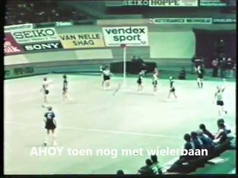 HKV - Deto halve finale Hoofdklasse 1976 (Intern. korfballes)