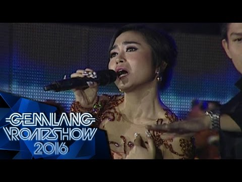 Mahesya feat Dinda " Sedap Betul " - Gemilang Roadshow Karawang (7/5)