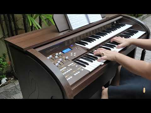 Órgão Acordes AC 500 Colonial. Beleza não tem preço!