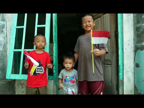 PEMBAGIAN 10 JUTA BENDERA MERAH PUTIH