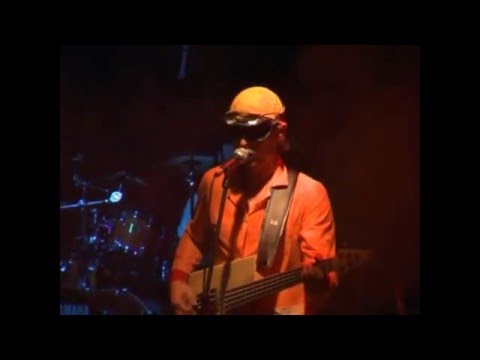 10. Chiki Liki Tu-a - Svadba - Live in Roxy Praha (20.9.2004)