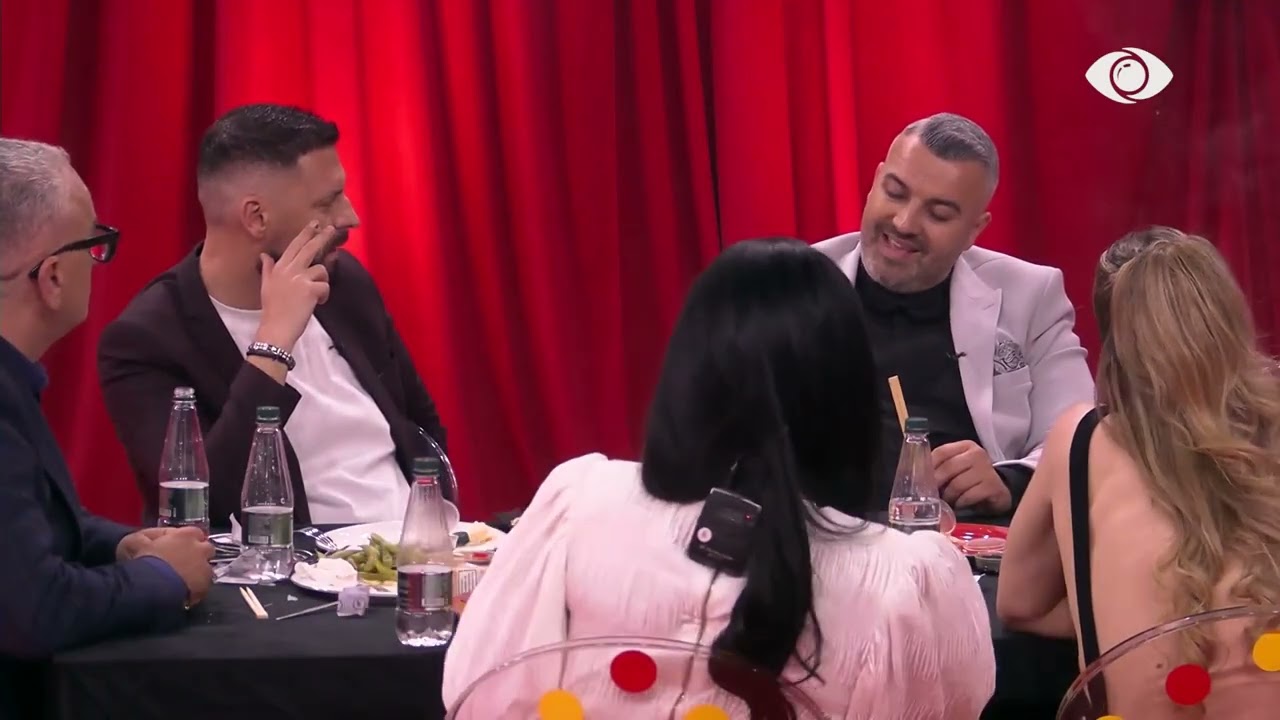 “Ajo bën si pastërtore”/ Miri diskuton me banorët për ndarjen e punëve si lider i shtëpisë