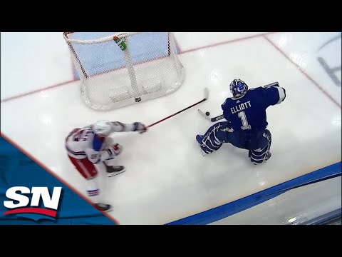 Brian Elliott Makes Huge Gaffe, Gives Puck Right To Alex Lafrenière Who Pots It Home