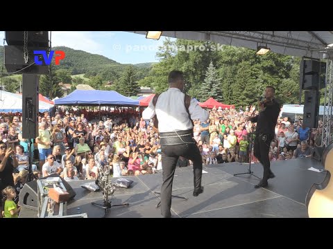 V Hámroch návštevníci zablokovali dopravu