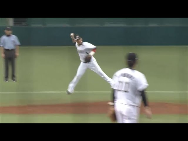 【3回裏】これくらい朝飯前!? マリーンズ・クルーズが「いつもの」美技披露!! 2015/7/5 L-M