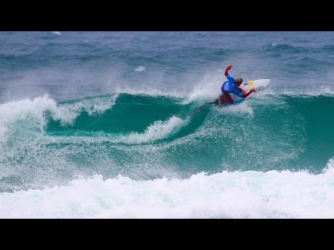 Gudauskas's backhand bashes for a 9.07 in Portuguese semifinal.