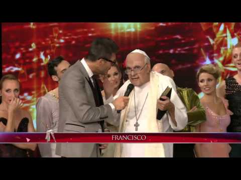 Showmatch 2014 - El Papa Francisco visitó a los bailarines en Showmatch