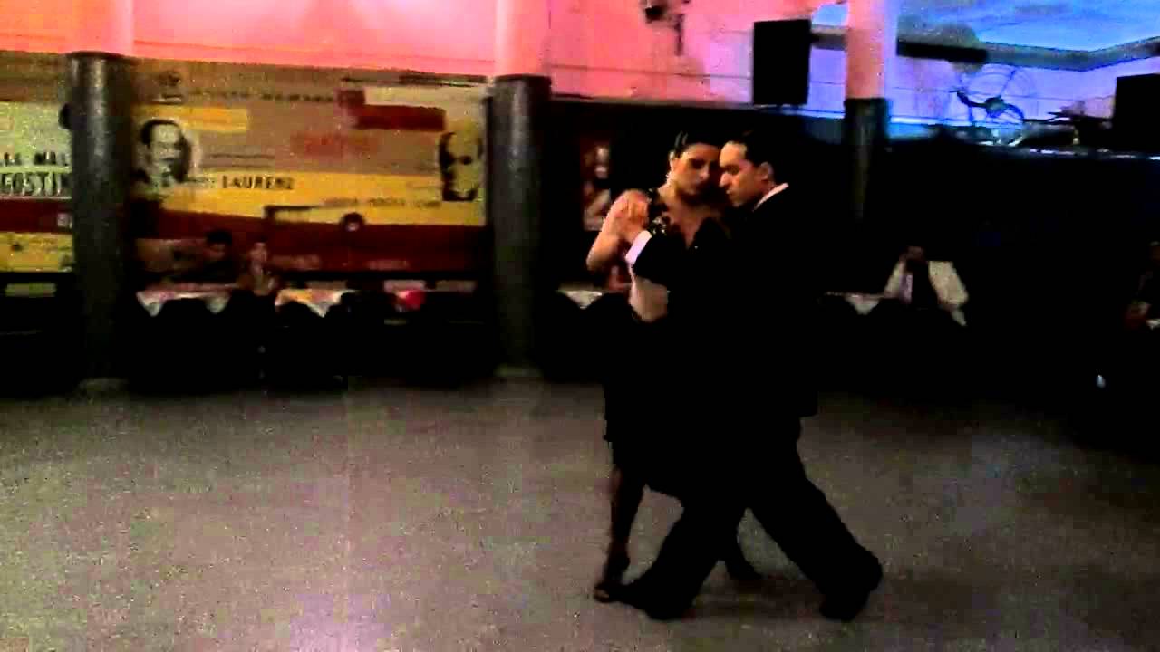 JONATHAN SPITEL Y BETSABET FLORES - EXHIBICION DE TANGO EN PRACTICA EL MOTIVO - VILLA MALCOLM