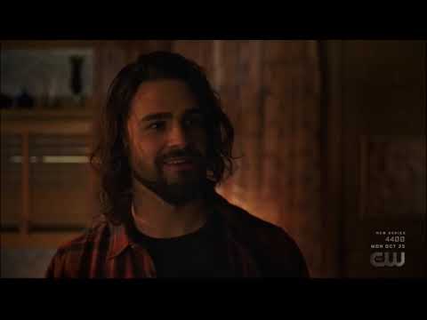 Riverdale 5x13 Kevin ask Cheryl how get back Fangs but he is with Mossie date. Jackson wakes Archie